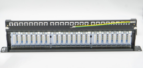19英寸快捷式屏蔽配線(xiàn)架-24個(gè)六類(lèi)端口-16